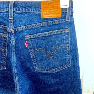 Levi’s Wedgie Straight 30” jeans